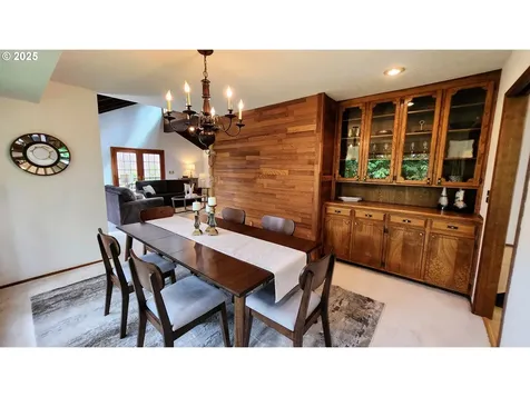 17265 Stanhelma Drive Gladstone OR 97027