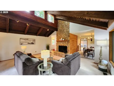 17265 Stanhelma Drive Gladstone OR 97027