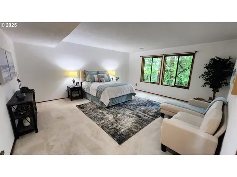 17265 Stanhelma Drive Gladstone OR 97027