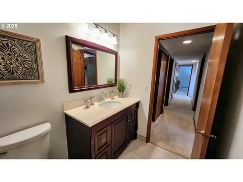 17265 Stanhelma Drive Gladstone OR 97027