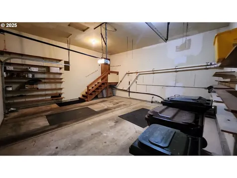 17265 Stanhelma Drive Gladstone OR 97027
