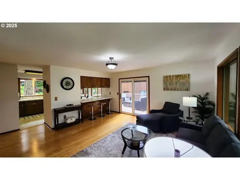 17265 Stanhelma Drive Gladstone OR 97027