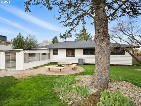 13434 NE Sacramento Street Portland OR 97230