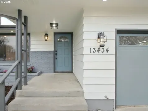 13434 NE Sacramento Street Portland OR 97230
