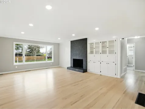 13434 NE Sacramento Street Portland OR 97230