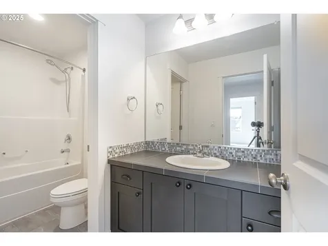1565 S Quartz Drive Cornelius OR 97113