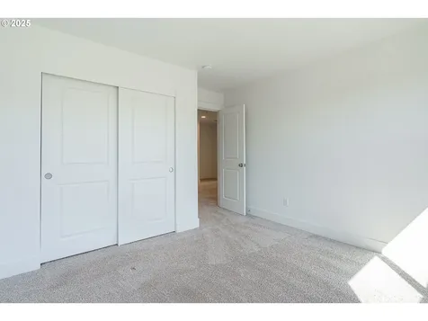 1565 S Quartz Drive Cornelius OR 97113