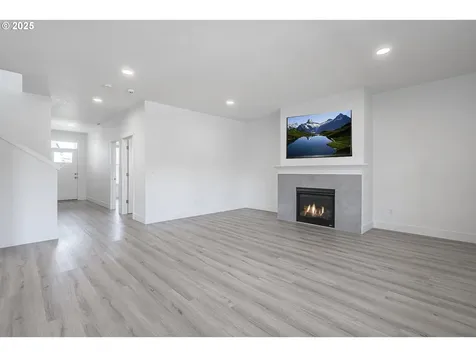 1565 S Quartz Drive Cornelius OR 97113