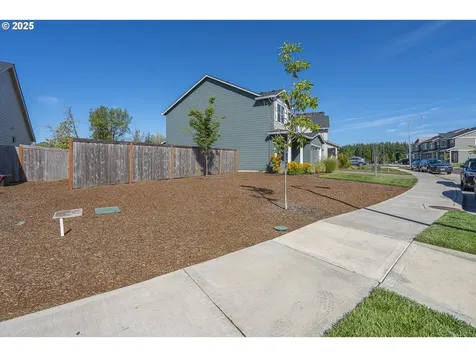 1565 S Quartz Drive Cornelius OR 97113