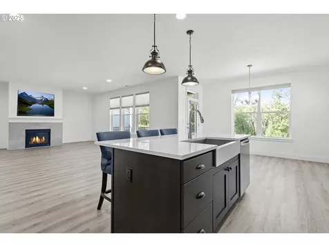 1565 S Quartz Drive Cornelius OR 97113