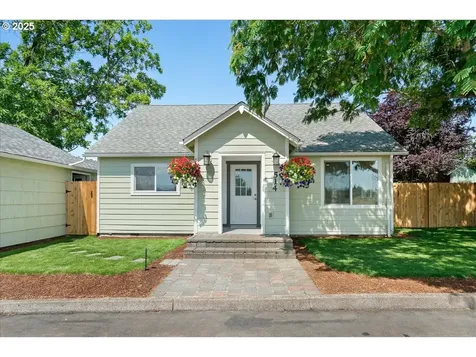 514 Hood Court Molalla OR 97038