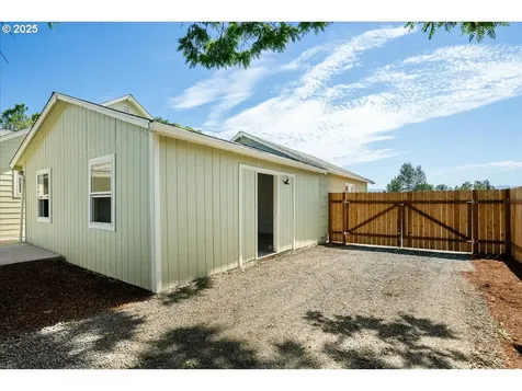 514 Hood Court Molalla OR 97038