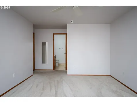 15801 NE Sacramento Street Portland OR 97230