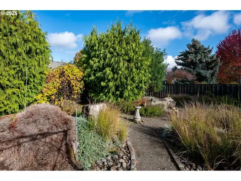15801 NE Sacramento Street Portland OR 97230