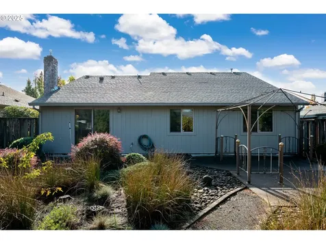 15801 NE Sacramento Street Portland OR 97230