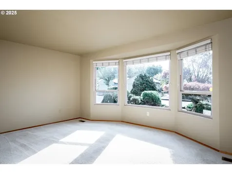 15801 NE Sacramento Street Portland OR 97230