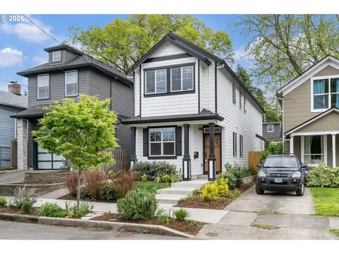 5546 SE Oak Street Portland OR 97215