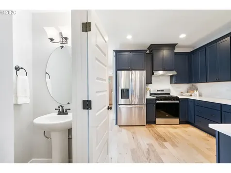 5546 SE Oak Street Portland OR 97215