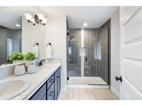 5546 SE Oak Street Portland OR 97215