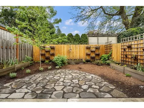 5546 SE Oak Street Portland OR 97215