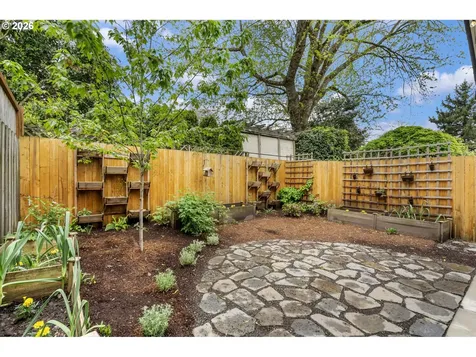 5546 SE Oak Street Portland OR 97215
