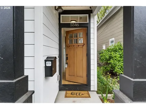 5546 SE Oak Street Portland OR 97215