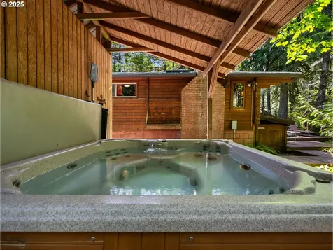 22505 E Lolo Pass Road Rhododendron OR 97049