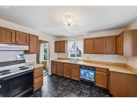 856 Pacific Avenue Coos Bay OR 97420