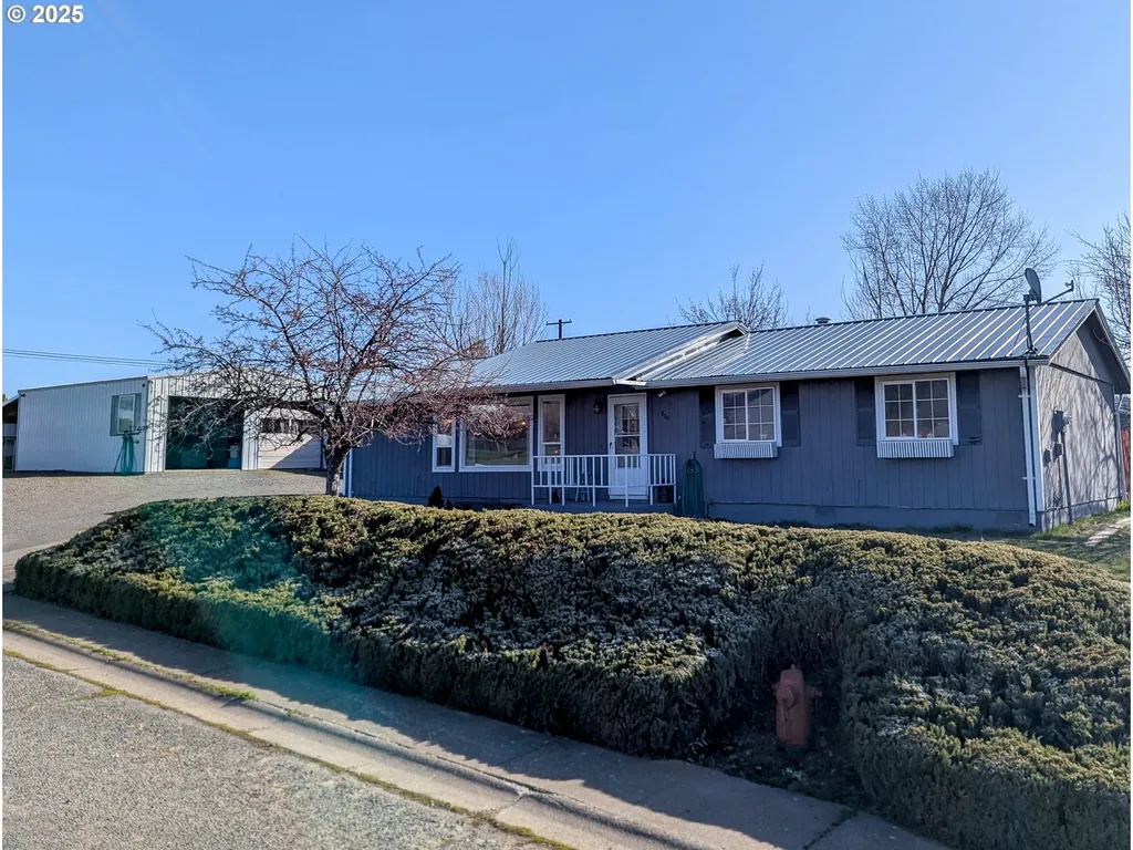 809 N 8th Avenue Elgin OR 97827
