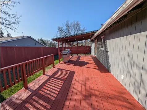 809 N 8th Avenue Elgin OR 97827
