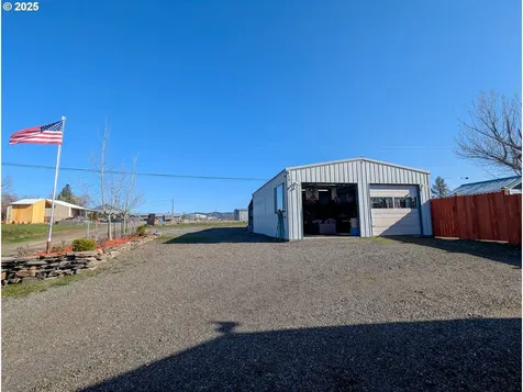 809 N 8th Avenue Elgin OR 97827