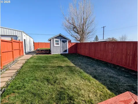 809 N 8th Avenue Elgin OR 97827