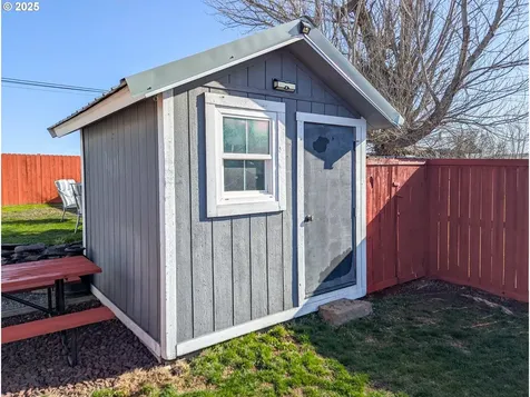 809 N 8th Avenue Elgin OR 97827