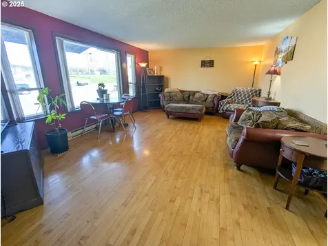 809 N 8th Avenue Elgin OR 97827