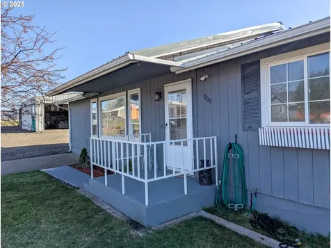 809 N 8th Avenue Elgin OR 97827