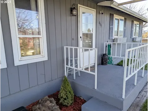 809 N 8th Avenue Elgin OR 97827