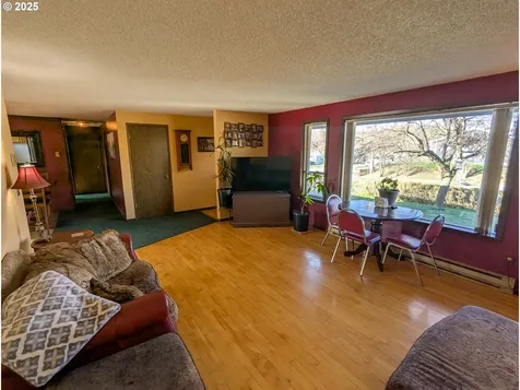 809 N 8th Avenue Elgin OR 97827