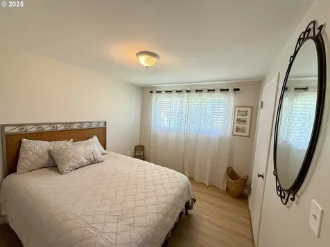 1206 Iris Street Brookings OR 97415
