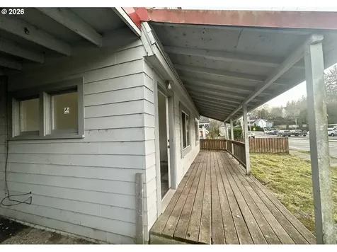 302 S 10th Street Coos Bay OR 97420