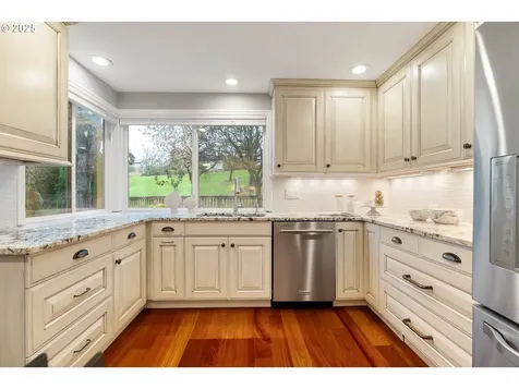 7028 SW Arranmore Way Portland OR 97223