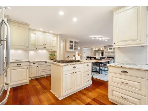 7028 SW Arranmore Way Portland OR 97223