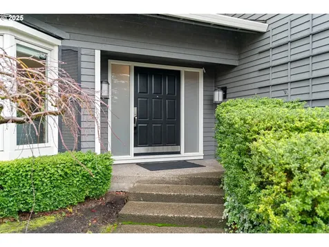 7028 SW Arranmore Way Portland OR 97223
