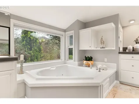 7028 SW Arranmore Way Portland OR 97223