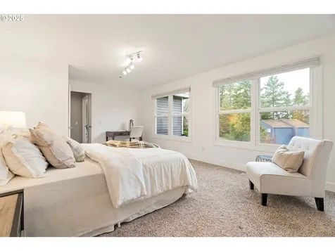 7028 SW Arranmore Way Portland OR 97223