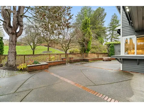 7028 SW Arranmore Way Portland OR 97223
