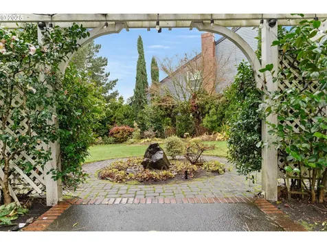 7028 SW Arranmore Way Portland OR 97223