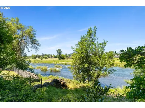 1346 Fisher Road Roseburg OR 97471