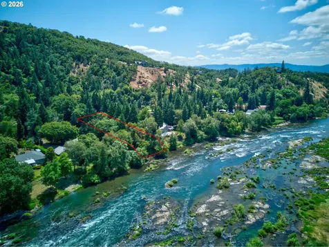 1346 Fisher Road Roseburg OR 97471
