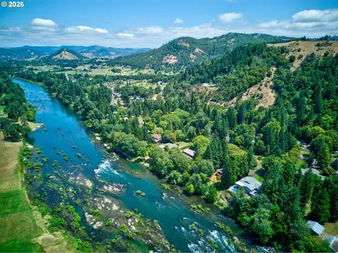 1346 Fisher Road Roseburg OR 97471