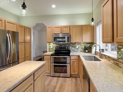 12690 SW 159th Court Beaverton OR 97007